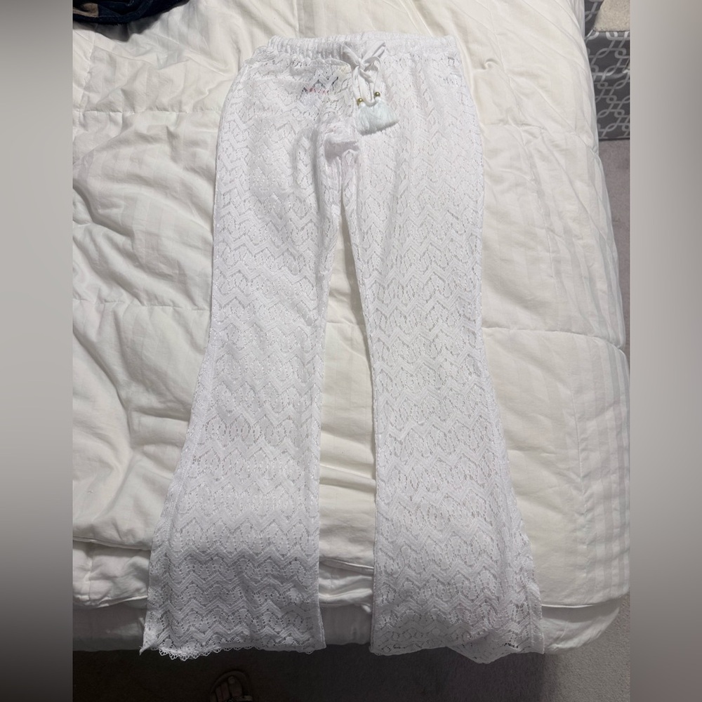 NWT - Elegant Women's White Lace Flare Pants - Extra Small